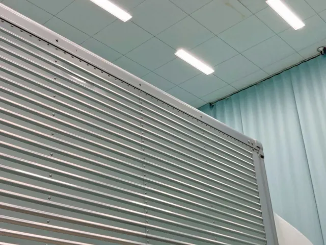 運転席側羽根前方上部にヘコミがあります。|日野 レンジャー 2PG-FD2ABG(2WD)の写真24