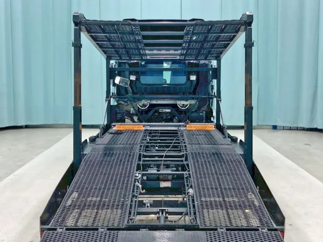 2Fフロアーを上限まで上げた状態です。|いすゞ フォワード TKG-FRR90S2(2WD)の写真10