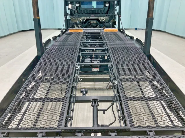 1Fフロアーの状態です。|いすゞ フォワード TKG-FRR90S2(2WD)の写真11