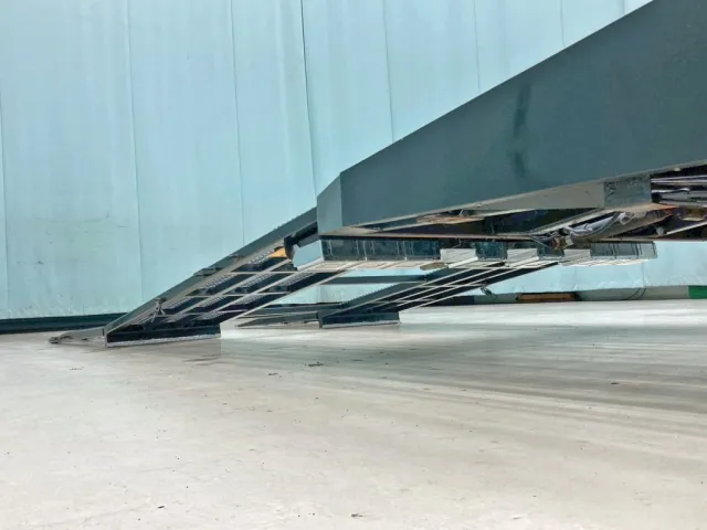 いすゞ フォワード TKG-FRR90S2(2WD)の写真17