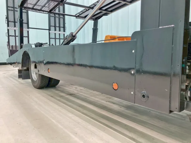 運転席側サイドパネルにパテ補修跡があります。|いすゞ フォワード TKG-FRR90S2(2WD)の写真28