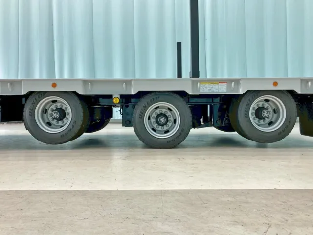 リフトアクスル機能付きです。(1・3軸目がリフトアップします)|トレクス  PLB34114改の写真17