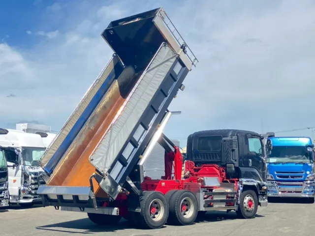 いすゞ ギガ QPG-CXZ77BTの写真4