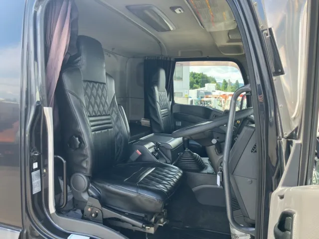 いすゞ ギガ QPG-CXZ77BTの写真6