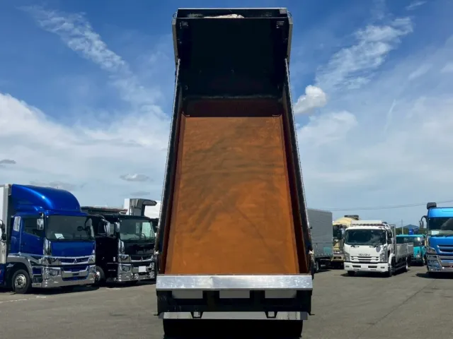 いすゞ ギガ QPG-CXZ77BTの写真8