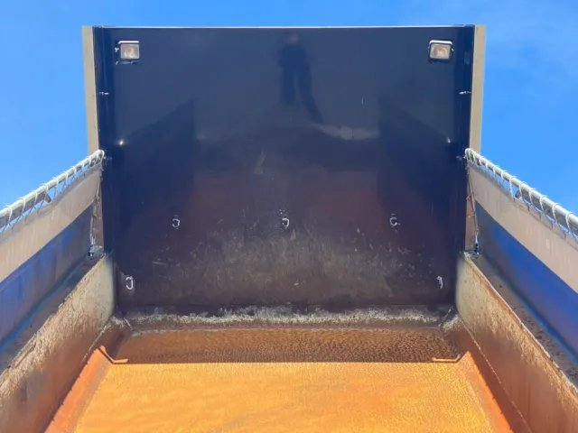 いすゞ ギガ QPG-CXZ77BTの写真9