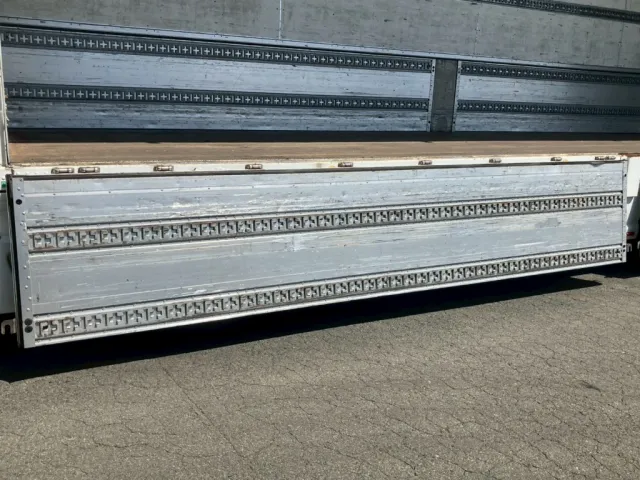 助手席側アオリ内側にキズ・ヘコミがあります。|いすゞ ギガ PKG-CYJ77W8Aの写真27