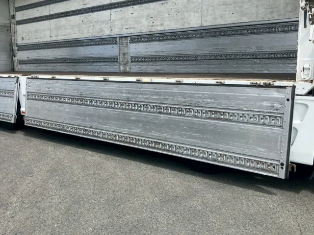 運転席側アオリ内側にキズ・ヘコミがあります。|いすゞ ギガ PKG-CYJ77W8Aの写真39