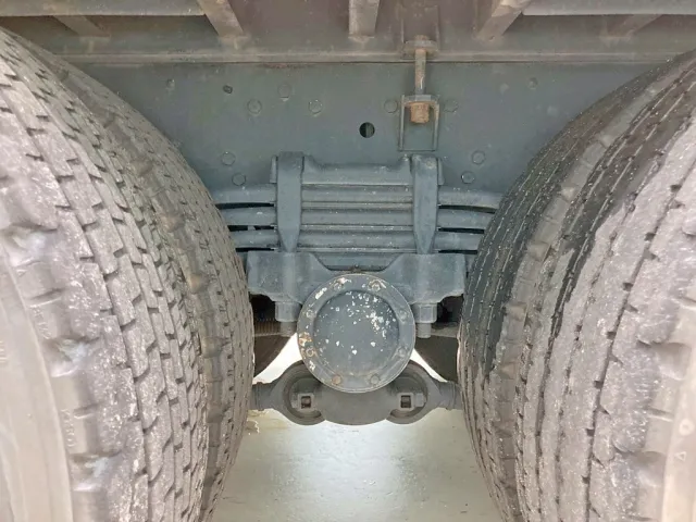 リーフサスです。|三菱 スーパーグレート 2PG-FV70HZの写真5