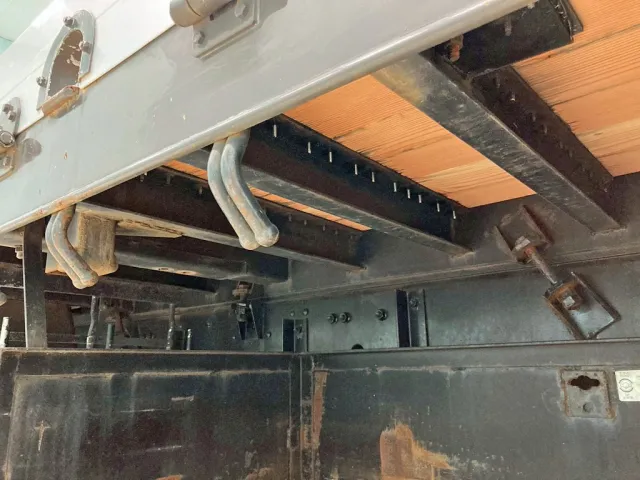 シャーシとネタの状態です。(縦ネタ・横ネタは鉄製です)|三菱 スーパーグレート 2PG-FV70HZの写真6