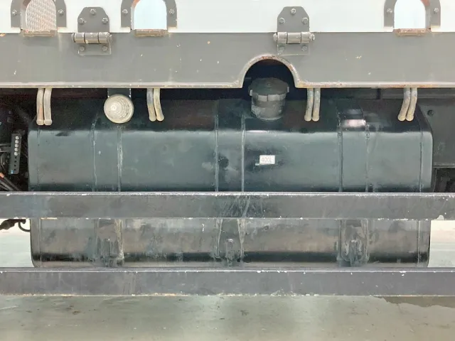 燃料タンクは400Lです。|三菱 スーパーグレート 2PG-FV70HZの写真33