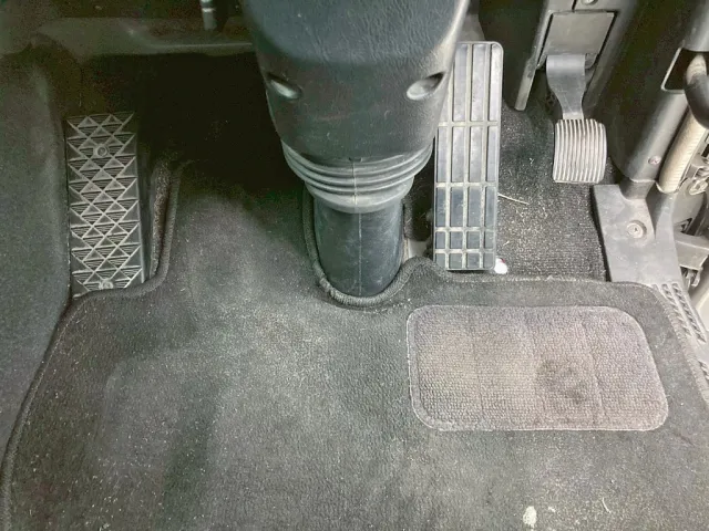 2ペダル仕様です。|三菱 スーパーグレート 2PG-FV70HZの写真36