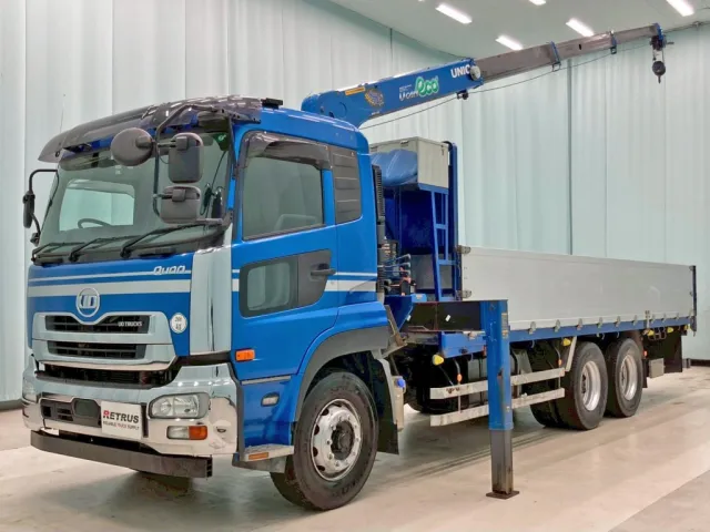 フロント周り、メッキパーツで飾っています。|UDトラックス クオン QPG-CW5YLの写真1