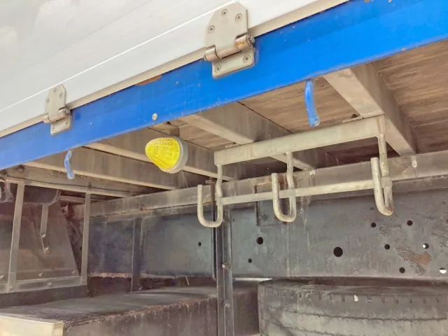 シャーシとネタの状態です。(縦ネタ・横ネタは鉄製です)|UDトラックス クオン QPG-CW5YLの写真6