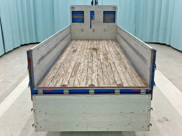 床は板張りです。|UDトラックス クオン QPG-CW5YLの写真9