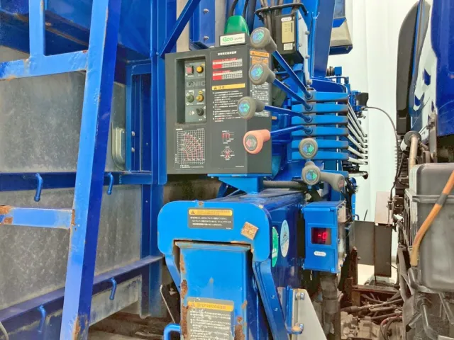 クレーンの操作レバーです。|UDトラックス クオン QPG-CW5YLの写真33