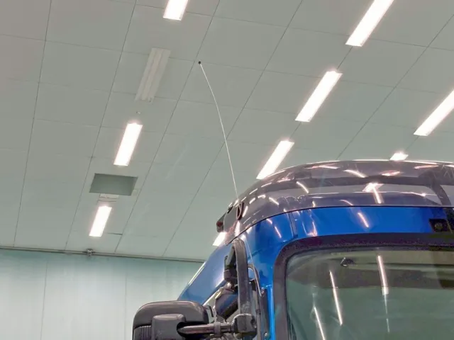 ラジオアンテナに曲がりがあります。|UDトラックス クオン QPG-CW5YLの写真39