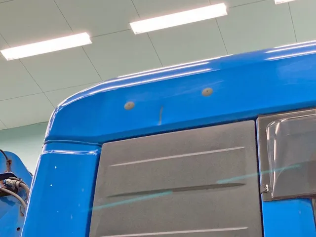 ルーフ運転席側側面にキズ・サビがあります。|UDトラックス クオン QPG-CW5YLの写真41