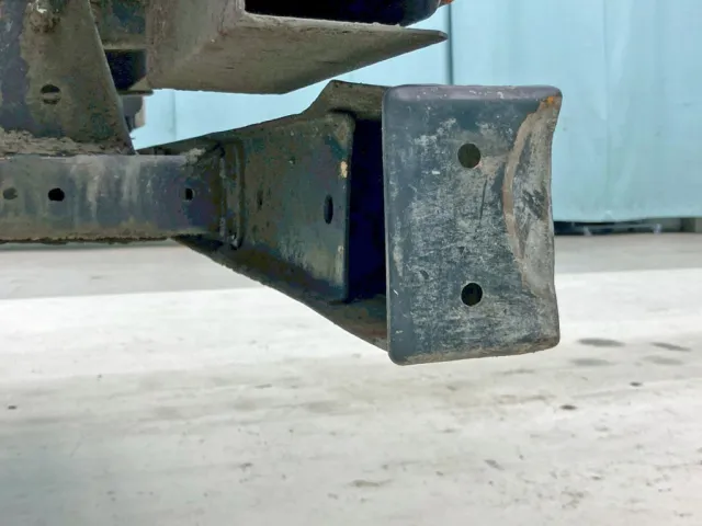 リヤバンパー助手席側にヘコミ・曲がりがあります。|日野 デュトロ 2KG-XZU700M(2WD)の写真18