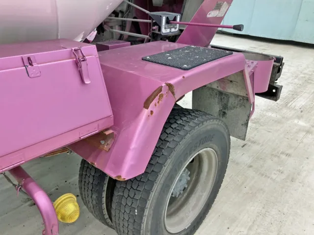 助手席側リヤフェンダーにキズ・サビ・ヘコミがあります。|日野 デュトロ 2KG-XZU700M(2WD)の写真25