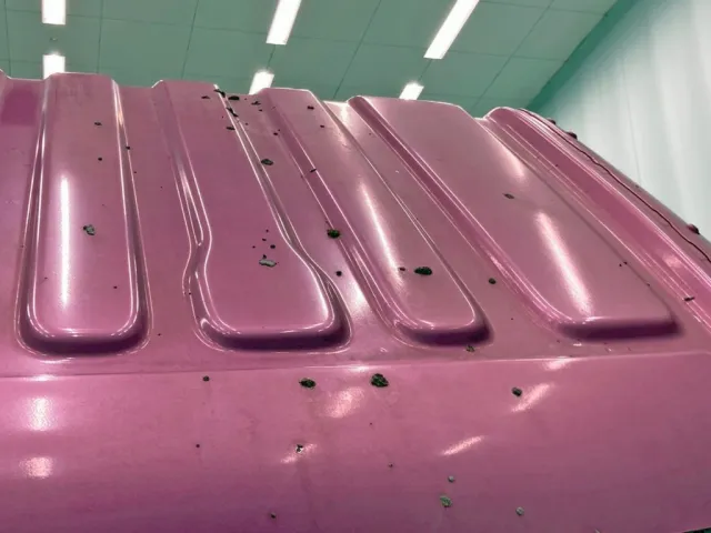 ルーフの所々にコンクリが付着しています。|日野 デュトロ 2KG-XZU700M(2WD)の写真39