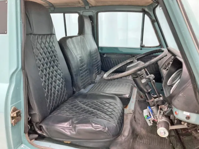 乗車定員は6名です。(前列3名乗車)|三菱  T200CPの写真7