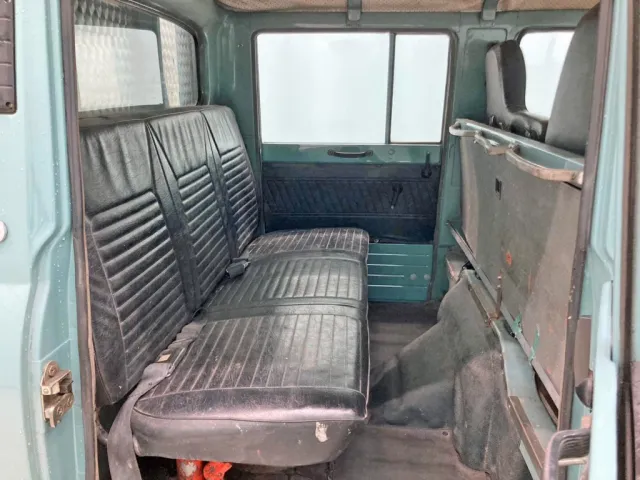 後列の状態です。(3名乗車)|三菱  T200CPの写真10