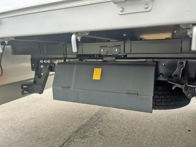 ボディー運転席側後方に工具箱が付いています。|日野 レンジャー 2PG-FD2ABA(2WD)の写真11