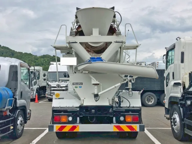 シューターを上限まで上げた状態です。|いすゞ ギガ 2KG-CXZ77CTの写真15