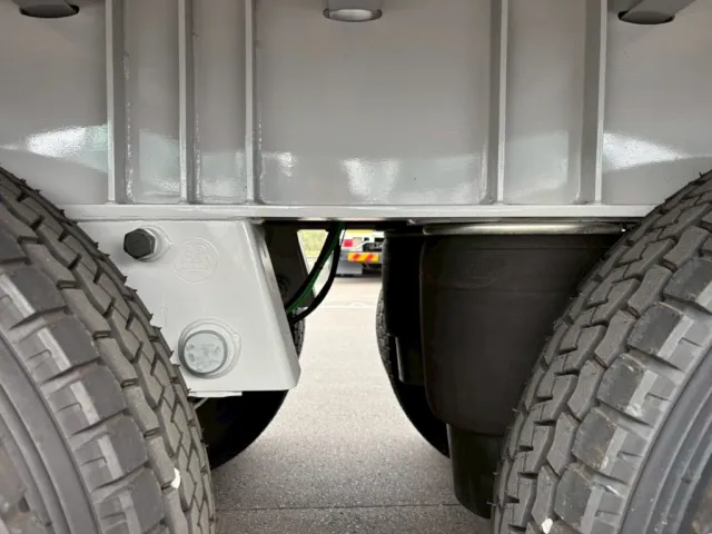 エアサスです。|トレクス  PFN24103改の写真5