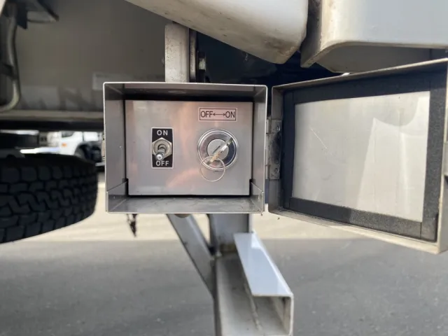 ウイングの電源スイッチです|トレクス  PFB34118の写真22