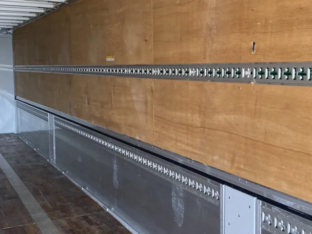 ウイング内運転席側ベニヤに汚れキズが有ります|トレクス  PFB34118の写真29