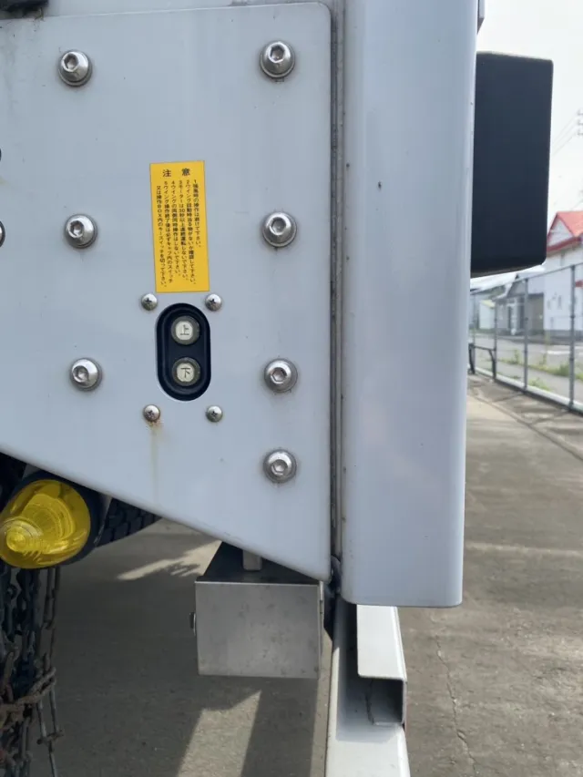 後部ウイング開閉スイッチです|トレクス  PFB34118の写真33