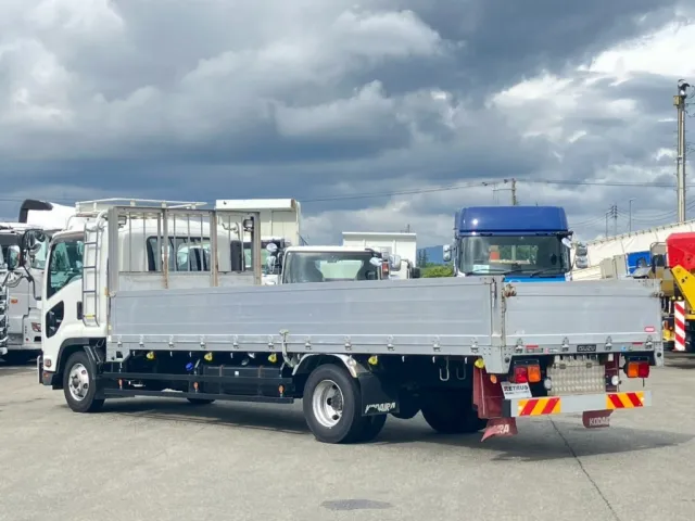 いすゞ フォワード 2RG-FRR90S2(2WD)の写真3