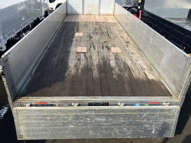 いすゞ フォワード 2RG-FRR90S2(2WD)の写真9