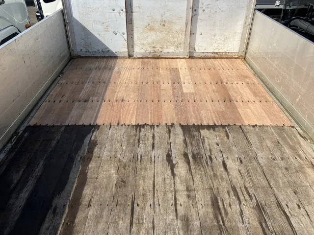 いすゞ フォワード 2RG-FRR90S2(2WD)の写真10