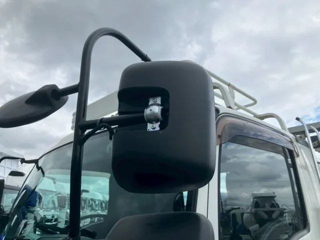 いすゞ フォワード 2RG-FRR90S2(2WD)の写真15