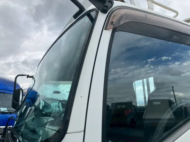 いすゞ フォワード 2RG-FRR90S2(2WD)の写真16