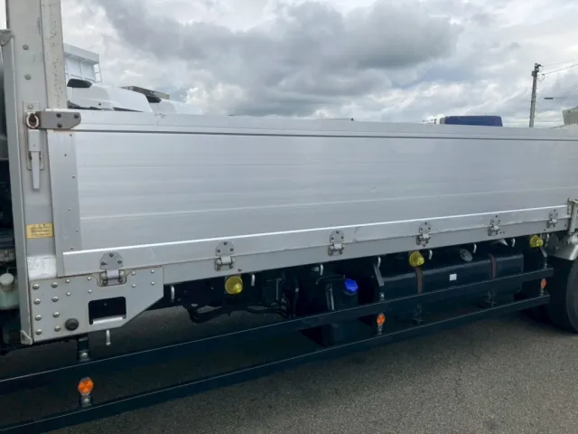 いすゞ フォワード 2RG-FRR90S2(2WD)の写真20