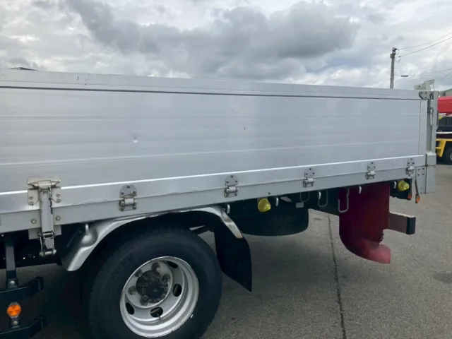 いすゞ フォワード 2RG-FRR90S2(2WD)の写真21