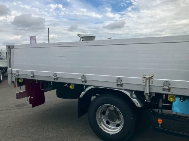 いすゞ フォワード 2RG-FRR90S2(2WD)の写真32