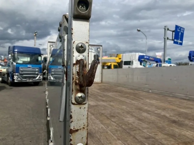 いすゞ フォワード 2RG-FRR90S2(2WD)の写真35