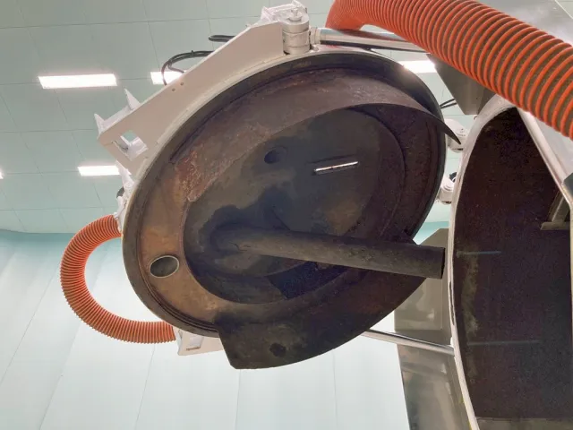 リヤハッチは鉄製です。|いすゞ フォワード SKG-FSR90S2の写真14