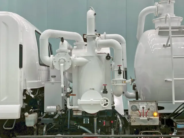 助手席側配管周りの状態です。|いすゞ フォワード SKG-FSR90S2の写真20