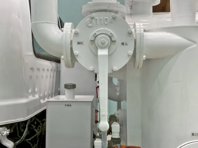 加圧・吸入の切り替えバルブです。|いすゞ フォワード SKG-FSR90S2の写真21