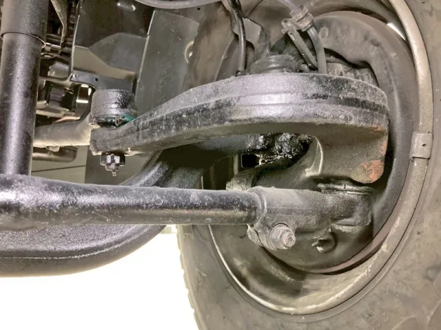 タイロッド 及び ドラックリンクのブーツに破れがあります。|いすゞ フォワード SKG-FSR90S2の写真35
