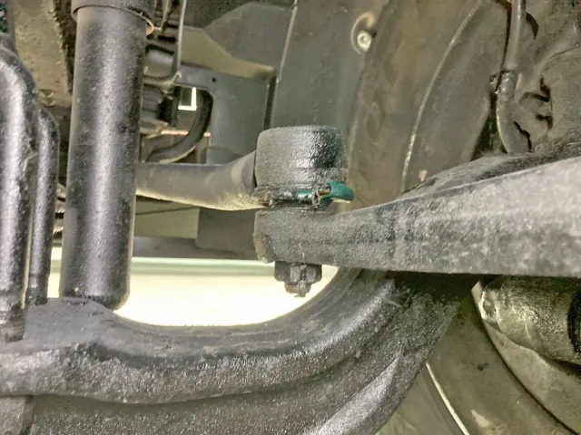 ドラックリンク後方のブーツに破れがあります。|いすゞ フォワード SKG-FSR90S2の写真37