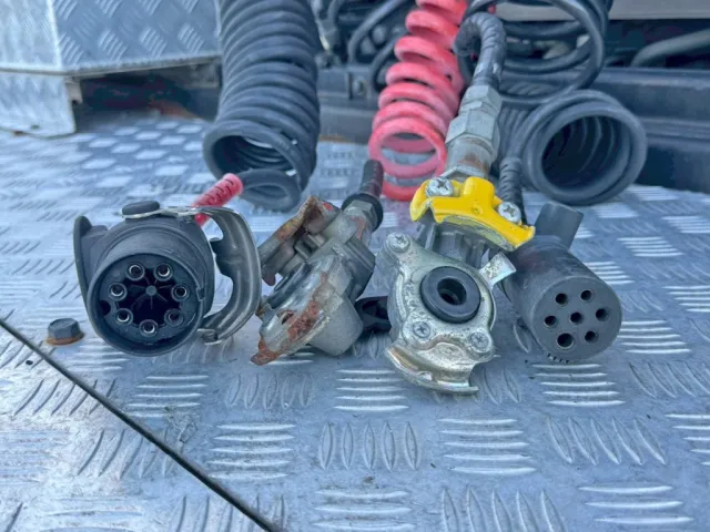 接続コネクターです。|UDトラックス クオン QPG-GK5XABの写真15