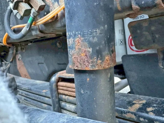 前軸運転席側ショックアブソーバーに、腐食があります。|UDトラックス クオン QPG-GK5XABの写真27