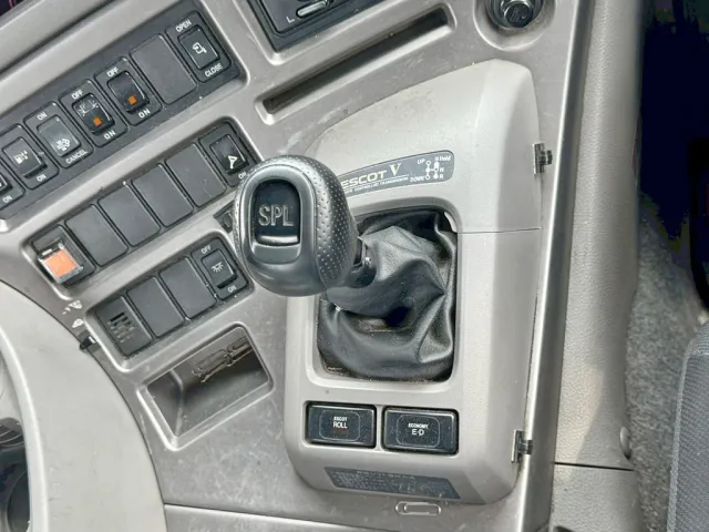 エスコットⅤです。|UDトラックス クオン QPG-GK5XABの写真35